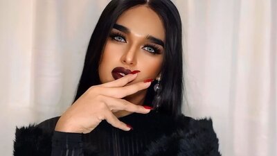 LaraBlair's